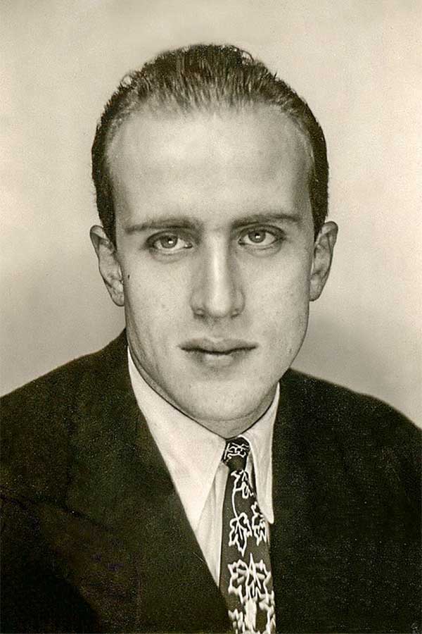 Boris Vian est un écrivain, poète, parolier, chanteur, critique musical, musicien de jazz et directeur artistique français.